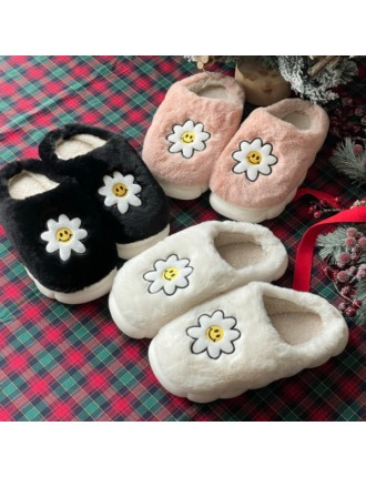 Best Seller SALDA - Smiley Daisy Slippers Hot New Item